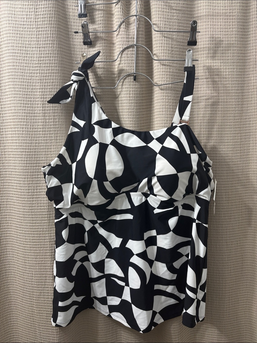 Raisins Black and White Marita Tankini Top